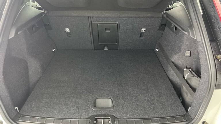 2020 Volvo XC40 T3 Momentum Automatic Estate Petrol Automatic