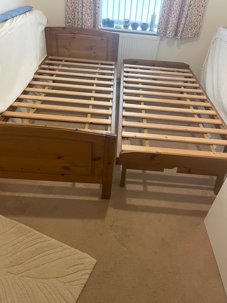 Single bed with separate truckle bed 