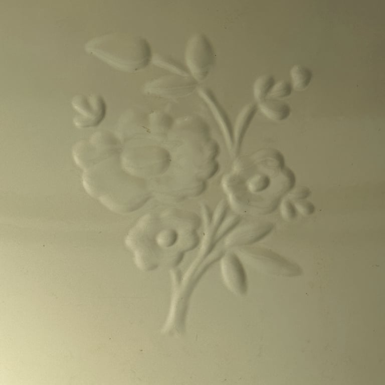 Retro Food Storage Tin Container Cream Painted Embossed Flower Metal Box & Lid
