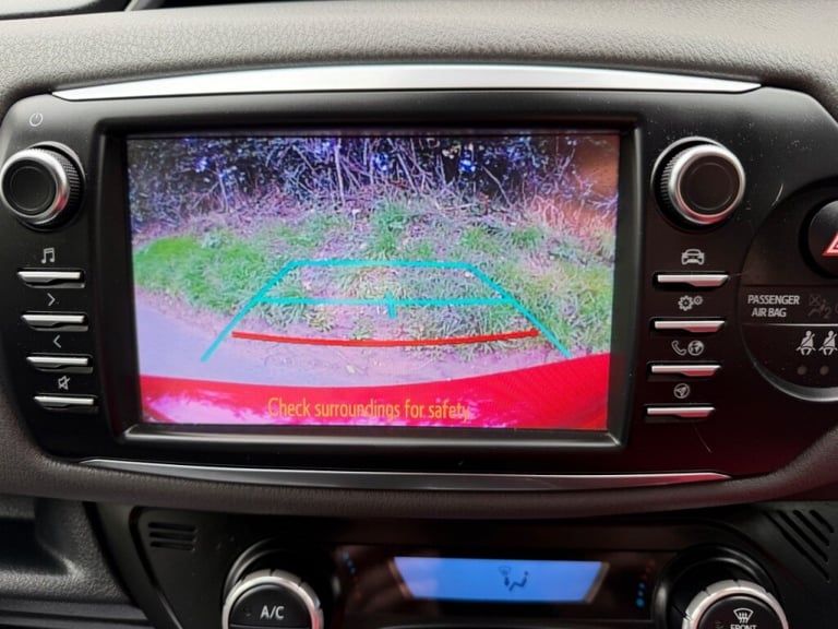  Toyota Yaris 1.5 Hybrid Icon 5dr CVT AUTOMATIC Petrol/Electric Hybrid