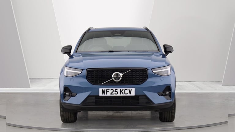 2025 Volvo XC40 B4 (P) Ultra Dark (Sunroof, Pilot Assist, 21' Alloys, BLIS) ESTATE Petrol/Electri...