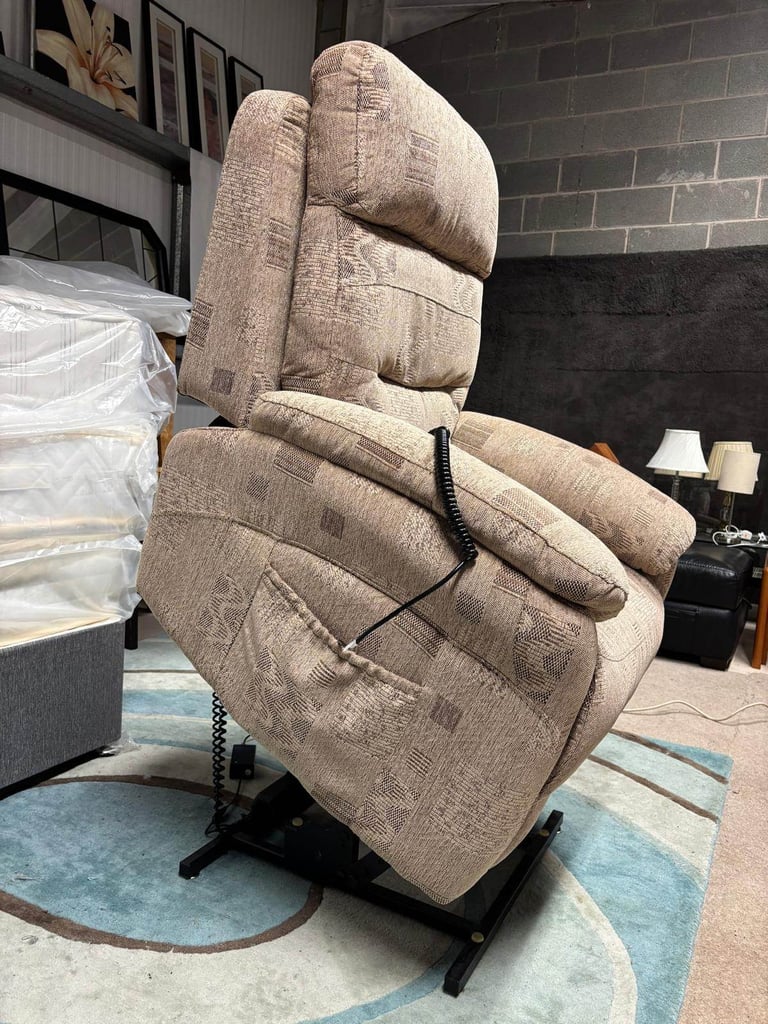 ELECTRIC RISE and RECLINER BEIGE FABRIC CHAIR excellent condition 