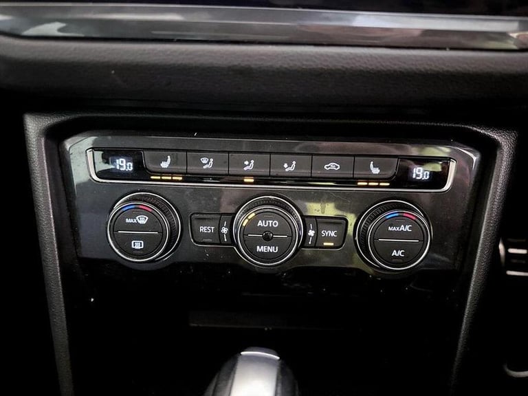 2020 Volkswagen Tiguan 2.0 TDi 150 4Motion R-Line Tech 5dr ESTATE DIESEL Automatic