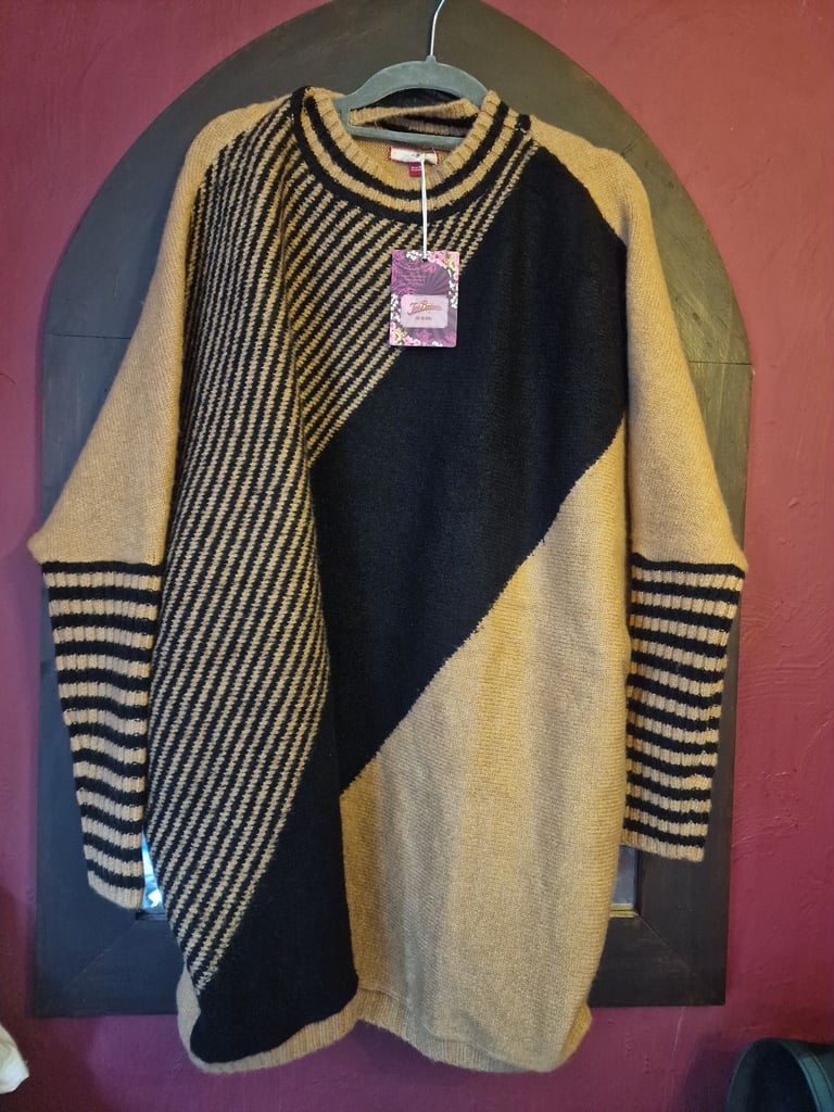 image for Joe Browns caramel brown and black striped batwing jumper size 16/18 zNwt