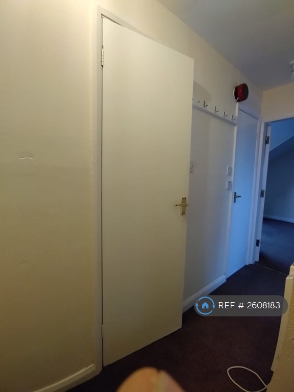 1 bedroom flat in Craig Walk, Bowness On Windermere, LA23 (1 bed) (#2608183)