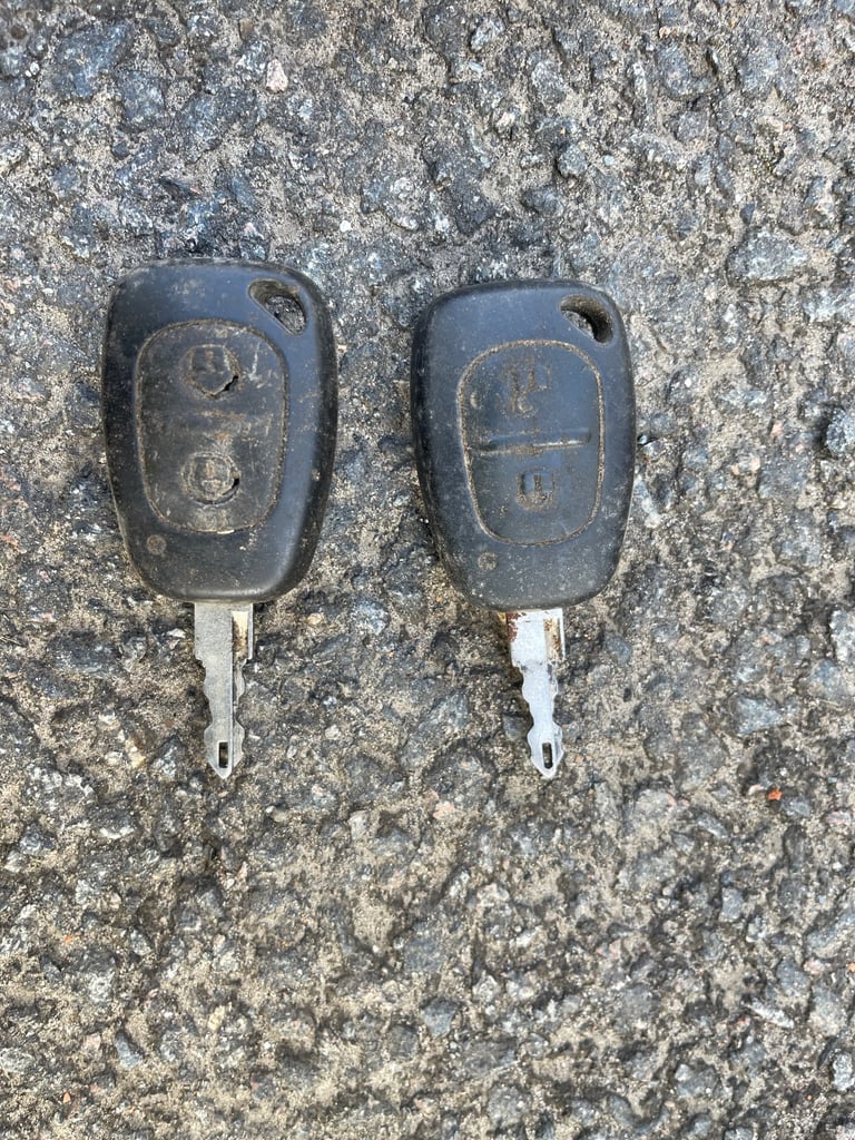 Renault Master Mk2 2005 2500cc Diesel Airbag / Ecu/ keys / Seatbelt 