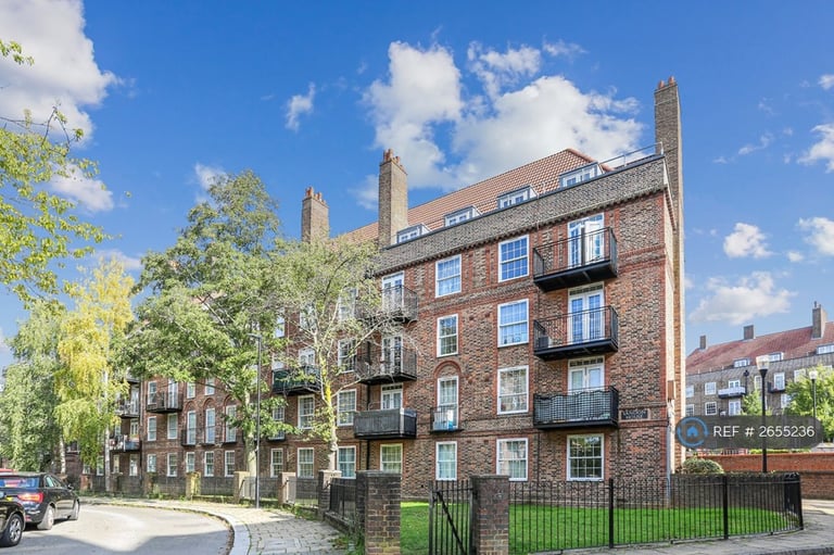 4 bedroom flat in Sandon House, London, SW2 (4 bed) (#2655236)