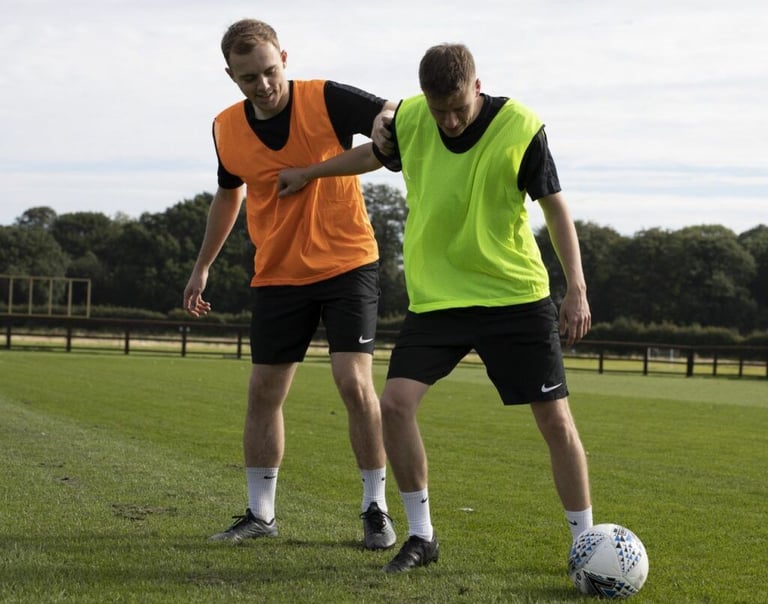 8 X ADULT DIAMOND BRAND BIBS (YELLOW)