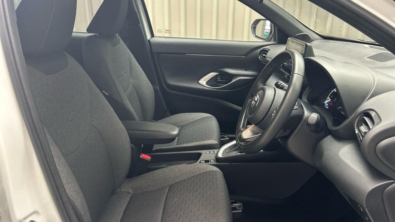  Toyota Yaris Cross 1.5 VVT-h Design SUV 5dr Petrol Hybrid E-CVT Euro 6 (s/s) (116 ps) Petrol/Ele...