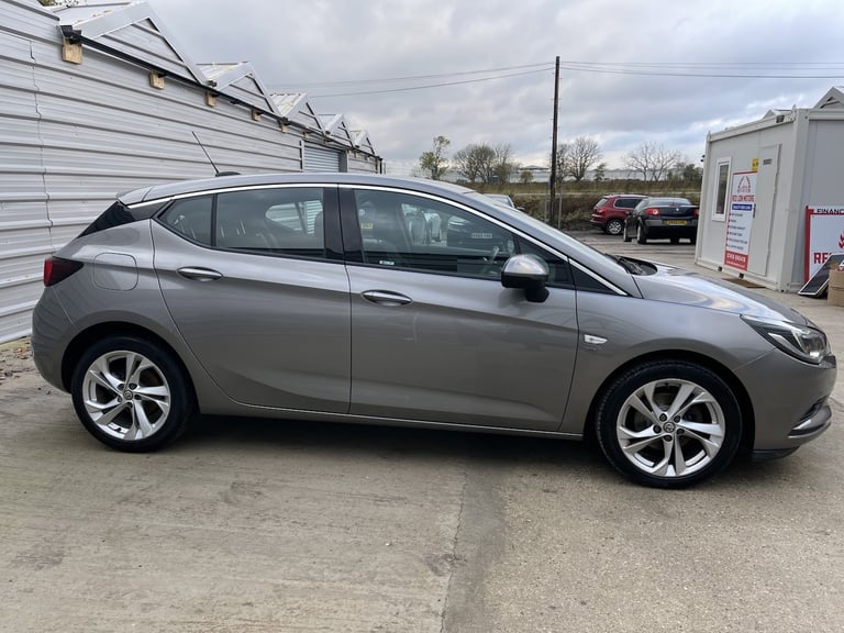 VAUXHALL ASTRA 1.4 i SRi 2017