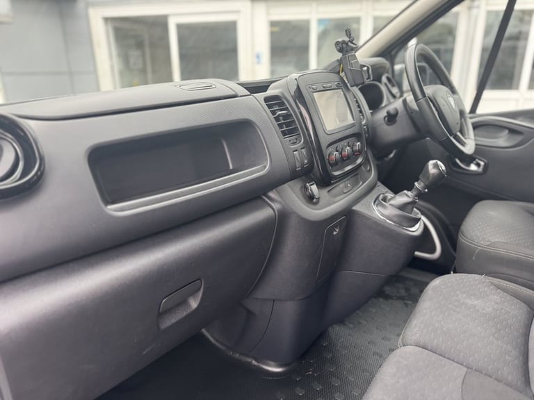 2019 Vauxhall Vivaro 1.6 CDTi 2900 BiTurbo ecoTEC Limited Edition Nav Crew Van Double Cab 5dr Di ...