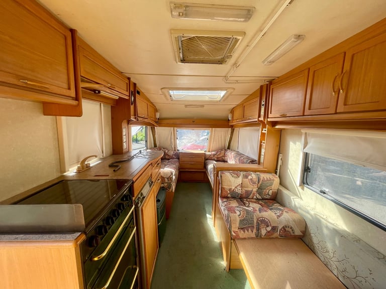 2005 caravan 4 beds 