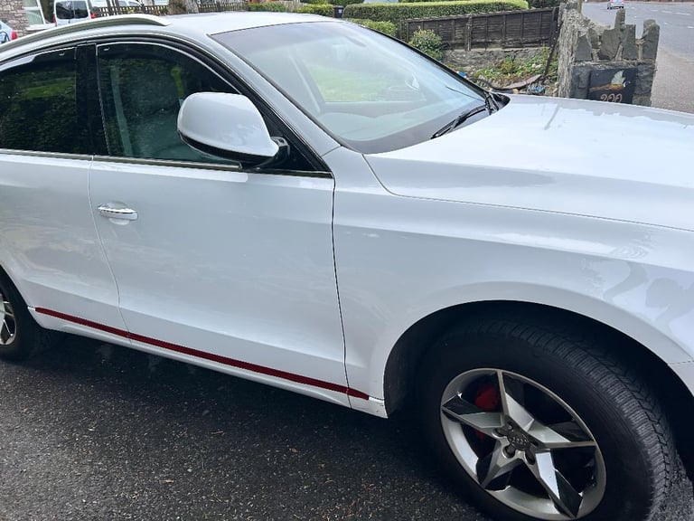 Audi, Q5,tdi quat Estate, 2015, Auto,tiptronic , flippers on stering 1968 (cc), 5 doorsvw merc