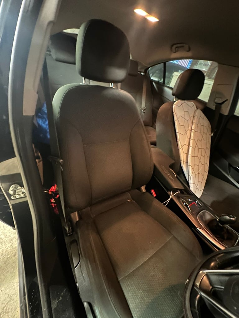 Vauxhall, INSIGNIA, Hatchback, 2015, Manual, 1956 (cc), 5 doors