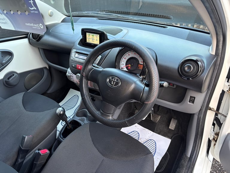2011 Toyota AYGO 1.0 VVT-i Hatchback Petrol Manual