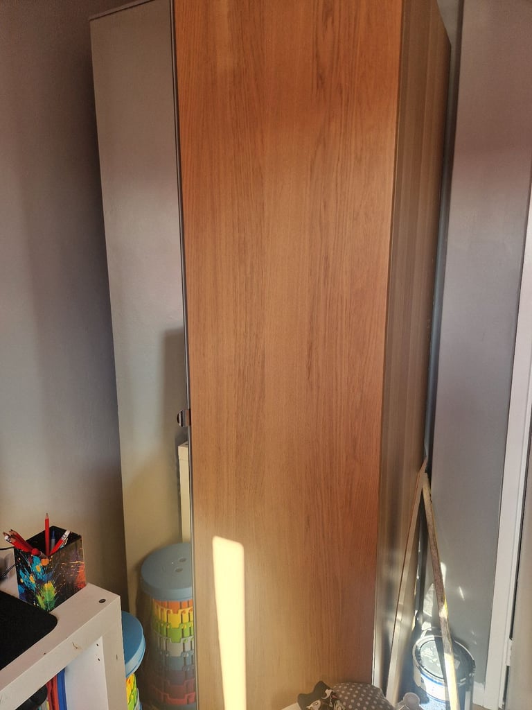 Wardrobe with drawers 