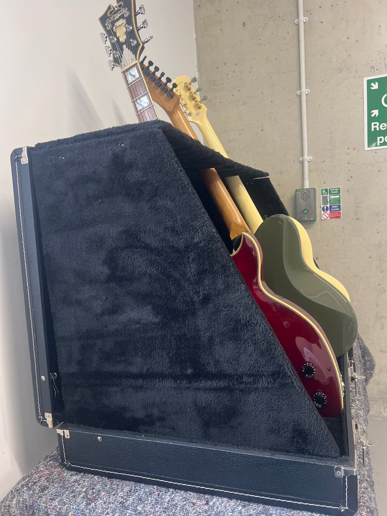 Tour tech guitar stand case