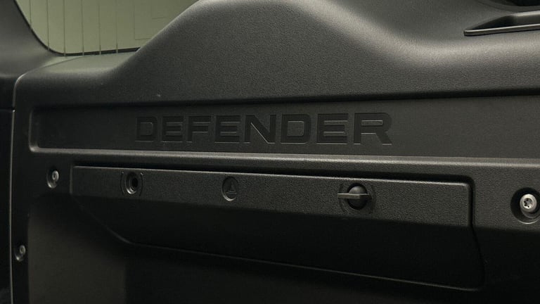 2021 Land Rover Defender 90 3.0 D250 MHEV X-Dynamic SE SUV 3dr Diesel Auto 4WD Euro 6 (s/s) (250 ...