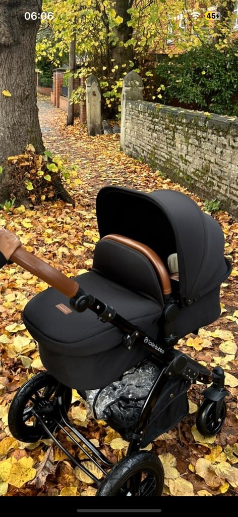 BRAND NEW ickle bubba pram 