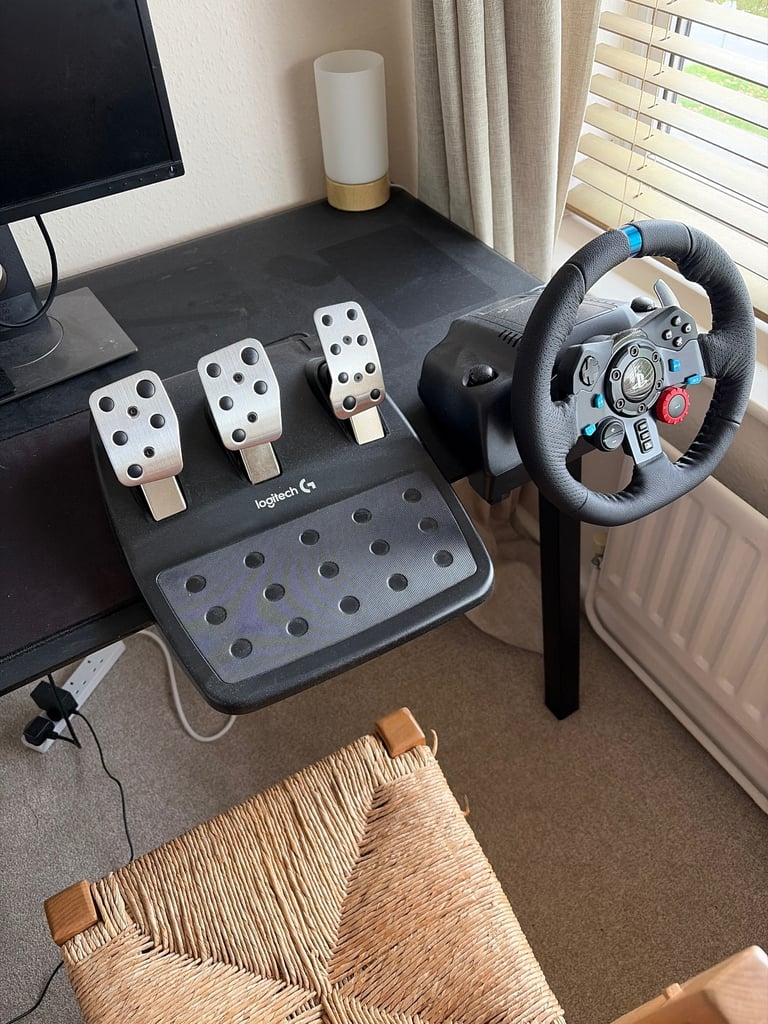 Logitech G 29 steering wheel