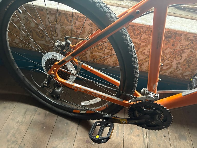 Carrera Vulcan Carrera Vengeance Mens Mountain Bike Orange Carrera