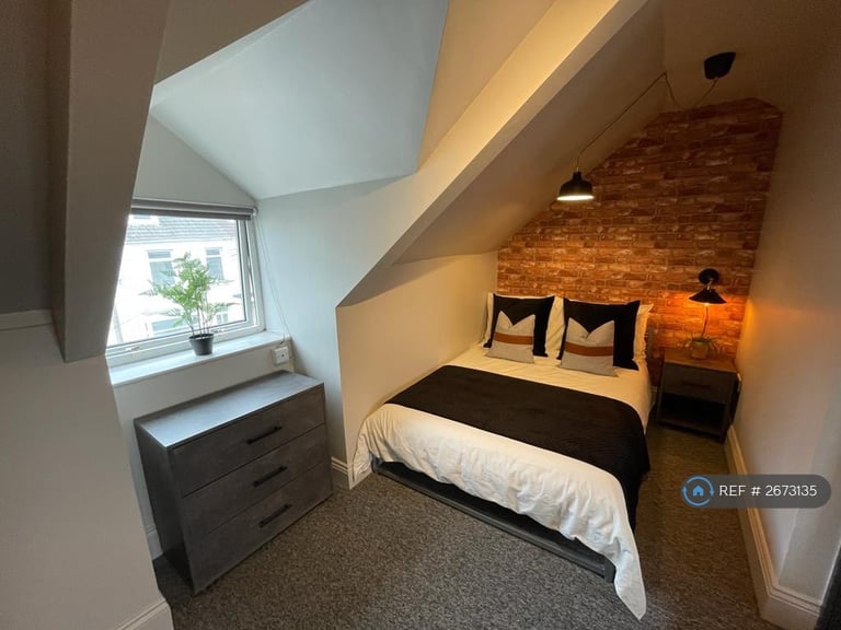 5 bedroom house in Westbury Street, Swansea, SA1 (5 bed) (#2673135)