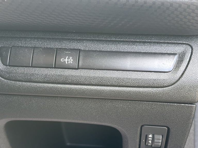 PEUGEOT 208 1.2 PureTech Active 2018