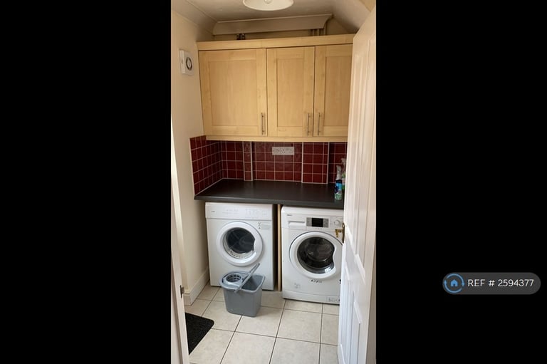 5 bedroom house in Mascot Square, Colchester, CO4 (5 bed) (#2594377)