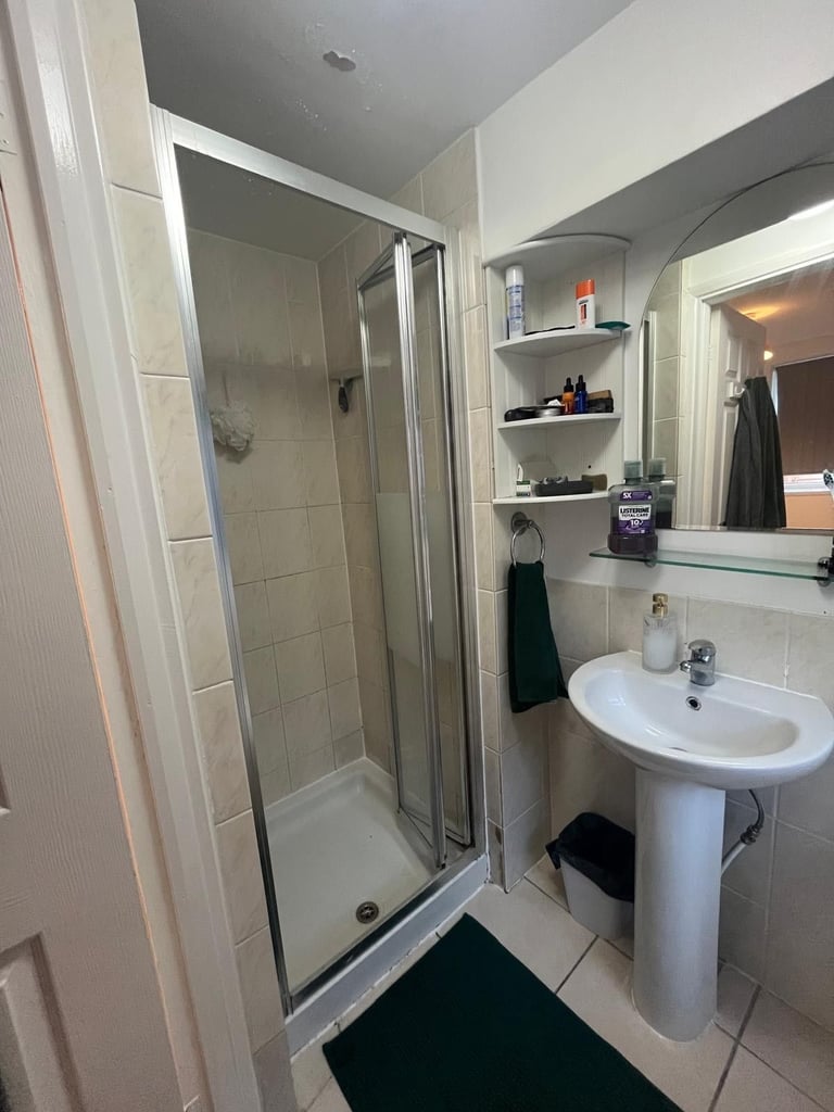 NEW STUDIO FLAT WITH GARDEN FOR RENT IN E17 LOCATED 5 MINS WALK TO STATION