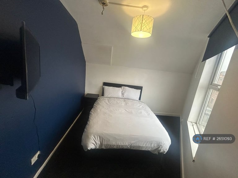 4 bedroom flat in Beech Avenue, New Basford, Nottingham, NG7 (4 bed) (#2651093)