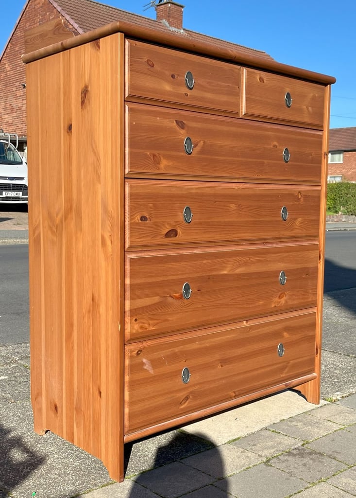 A LARGE IKEA LEKSVIK TALLBOY CHEST OF DRAWERS