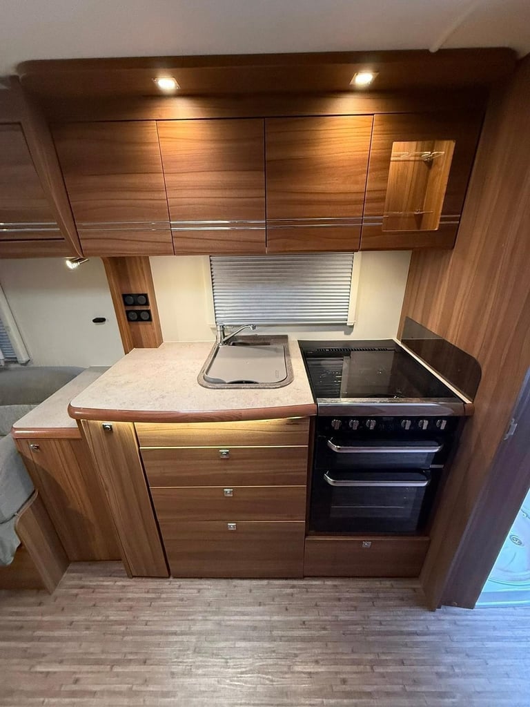 2015 BUCCANEER CARAVEL - 4 BERTH CARAVAN 