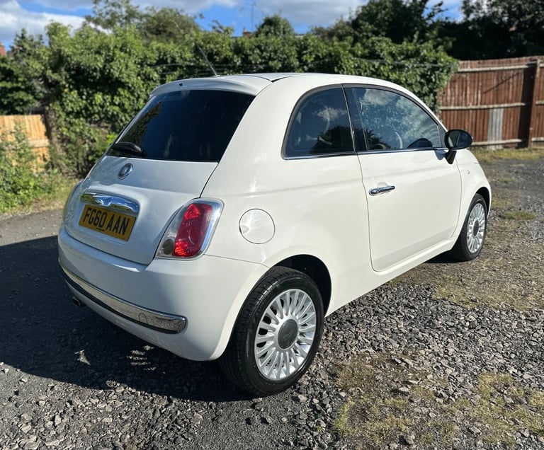 * 66,000 * 2010 FIAT 500 1.2 LOUNGE PETROL 3 DOOR HATCHBACK * £35 A YEAR ROAD TAX *