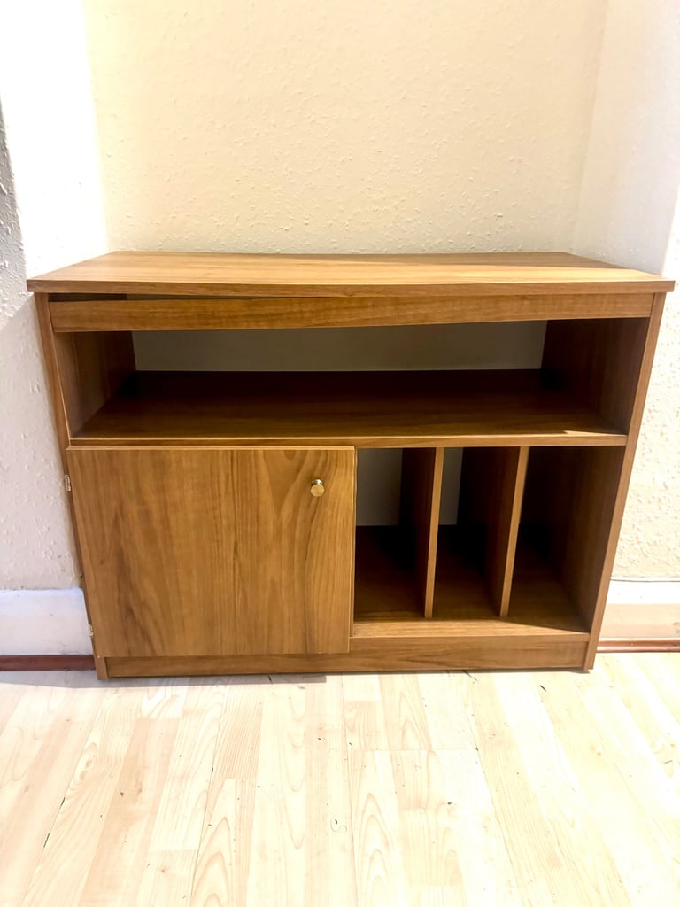 RENOVATION & HOUSE CLEARANCE SALE!! Tables,Beds,Wardrobes,Recliner Sofa,Chinese Rugs,From £15