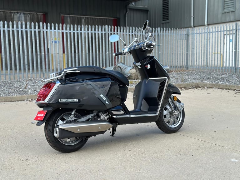 Lambretta X300 GT 300cc Modern Retro Lammy Delivery & Finance UK/IRE 