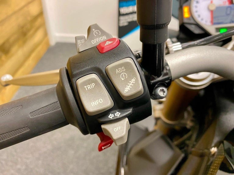 SUPERB 2016 BMW S1000R SPORT, ONLY 7173 MILES AND ONE OWNER, GREAT SPEC!