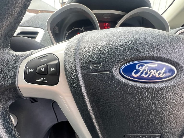 2012 Ford Fiesta 1.4 Zetec 5dr HATCHBACK Petrol Manual