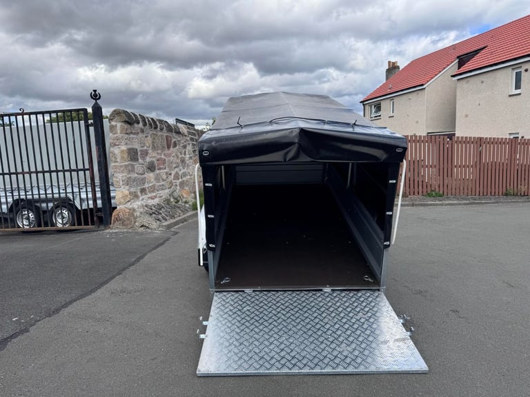 BRAND NEW 7,7ft X 4,2ft SINGLE AXLE TRAILER WITH FRAME,COVER AND RAMP