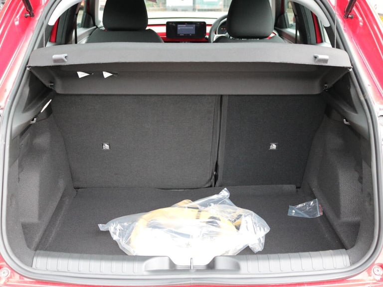 2025 Fiat 600 Fiat 600e (red) 54kwh 154hp HATCHBACK Electric Automatic