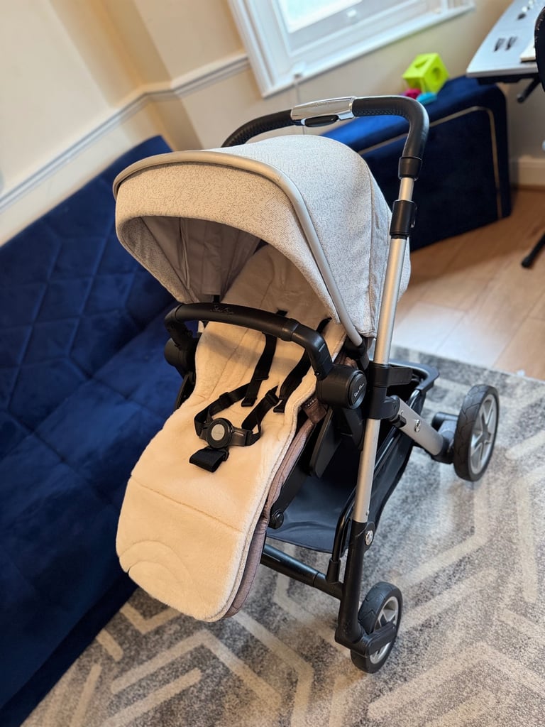 image for Silver Cross Pioneer Special Edition travel set 