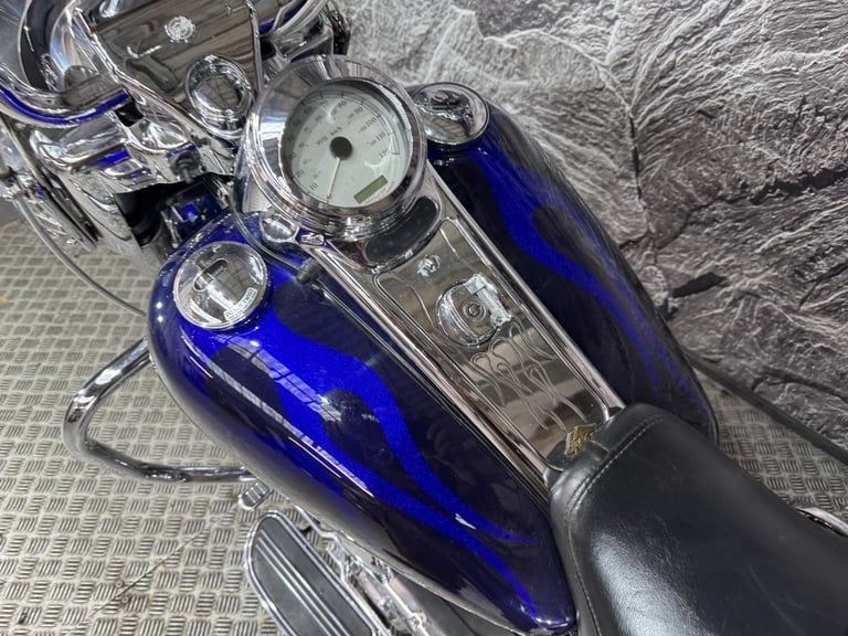 HARLEY DAVIDSON ROAD KING CUSTOM FLHRSI ROAD KING CUSTOM ROADKING 1450 2005