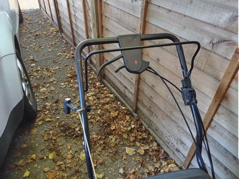Petrol rotary lawnmower with grass box 4 stroke engine with height adjustment vgc gwo 