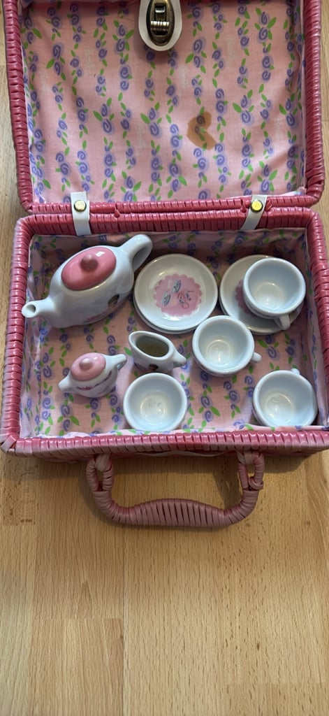 Barbie Tea set 