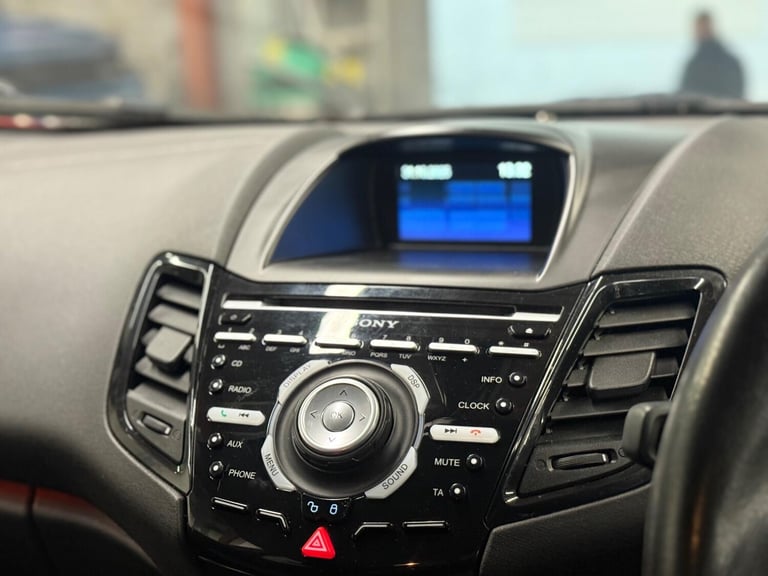 2013 Ford Fiesta 1.0 EcoBoost Titanium 5dr HATCHBACK PETROL Manual