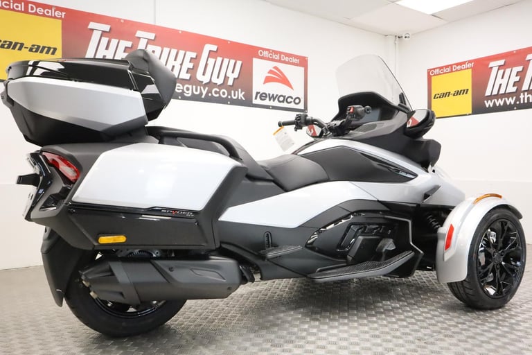 2025 Can-Am Spyder RT Limited Trike Hyper Silver Metallic - IN STOCK NOW 