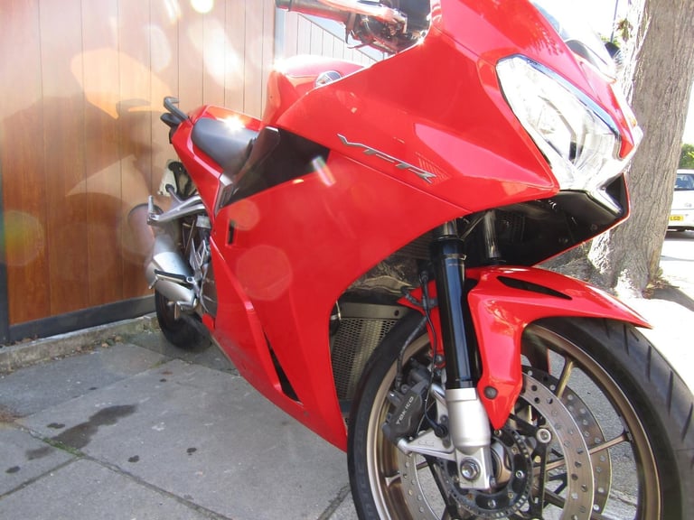 HONDA VFR 800 f ONLY 15230 MILES * FULL SERVICE HISTORY * ONE OWNER FROM NEW *