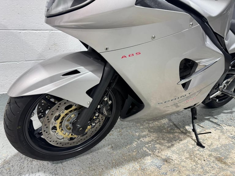 2005 Triumph Sprint ST 1050