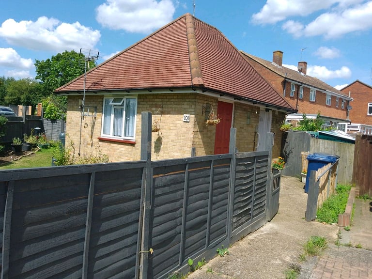 1 small bungalow Edgware HA8