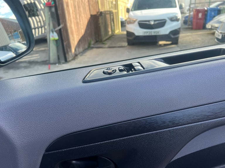 2022 Peugeot Expert 1000 1.5 BlueHDi 100 Professional Premium Van PANEL VAN Diesel Manual