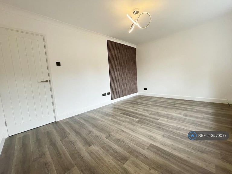 3 bedroom house in Rillington Gardens, Milton Keynes, MK4 (3 bed) (#2579077)
